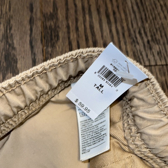 NWT - Gap Lightweight Relaxed Tapered Pull-on Pants Medium Tall - Picture 9 of 10